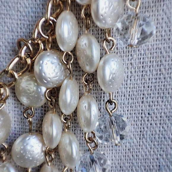 Cascading Gold Tone Pitted Faux Pearls & Faceted Glass Beaded Necklace NWOT - Picture 5 of 9